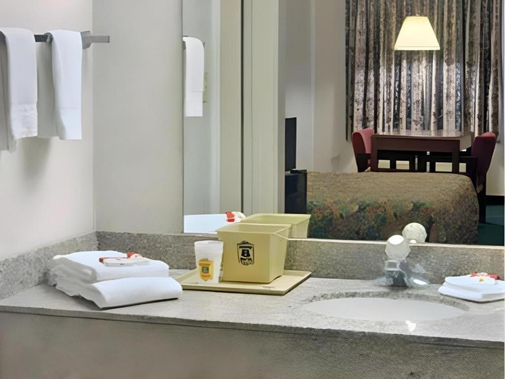 ซูเปอร์ 8 บาย วินด์แฮม ฮุสตัน เวสต์ เคที Hotel ภายนอก รูปภาพ